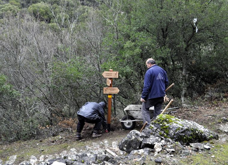 Σηματοδότηση μονοπατιών Signposting Trails