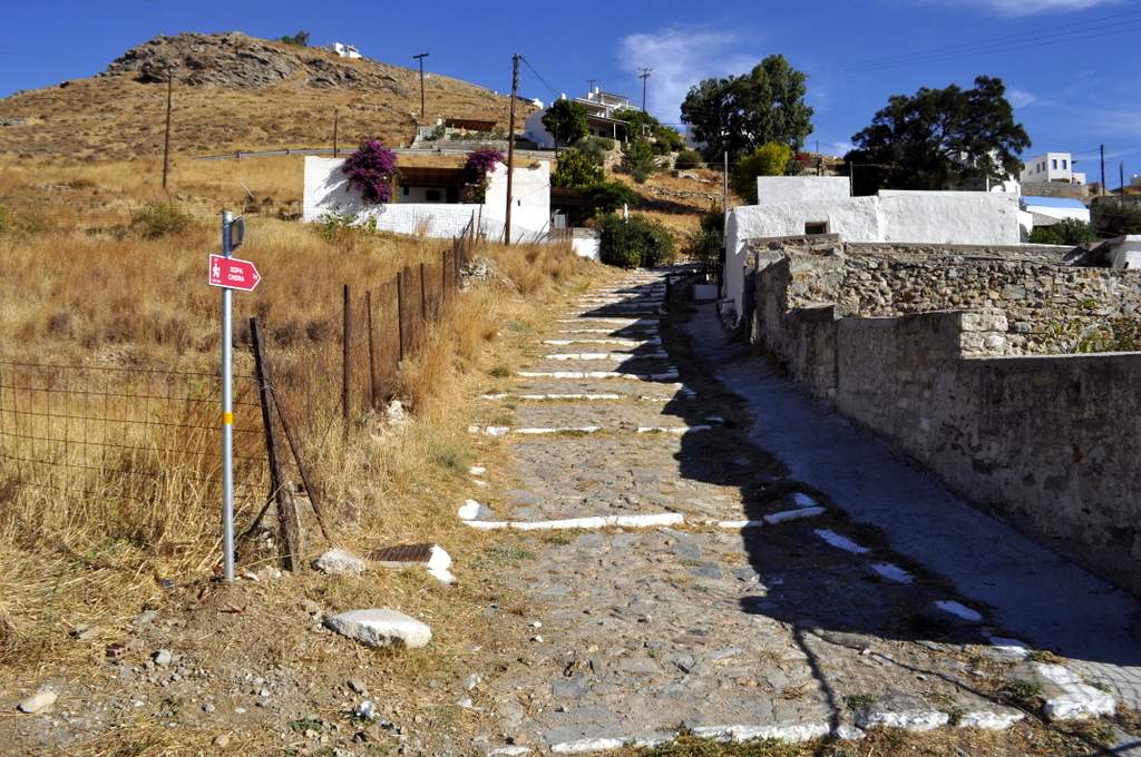 walking serifos