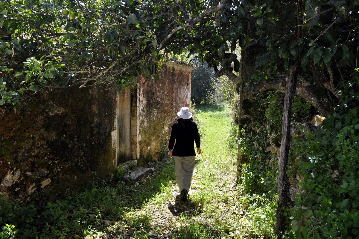 kefalonia-hiker