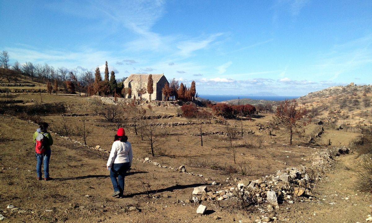 trails-wildfires-greece